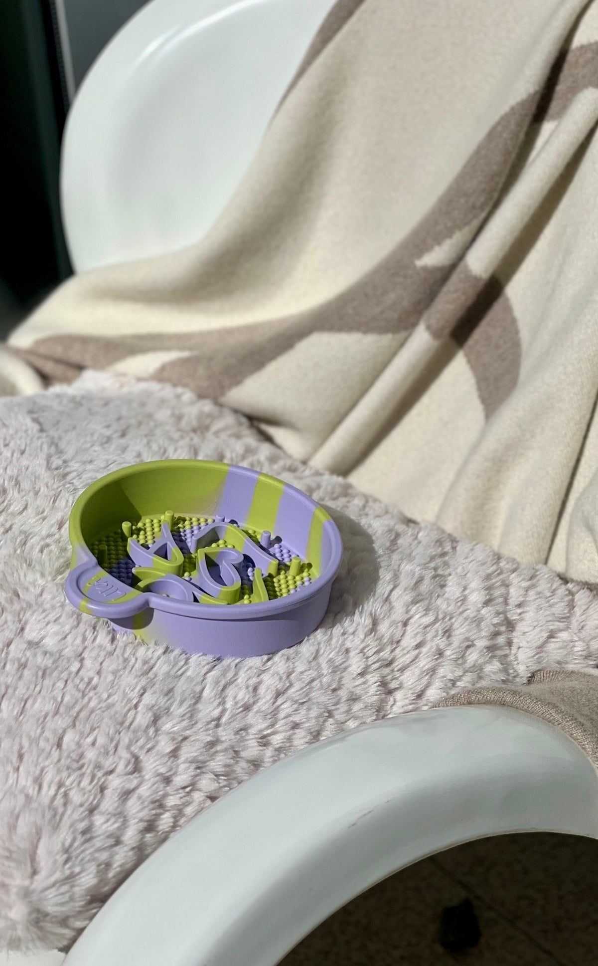 Soft & Fluffy Slow Feeder Bowl